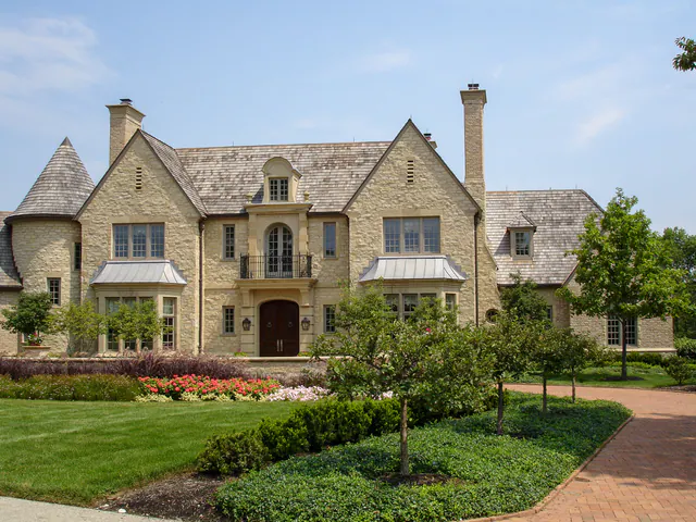 Formal Estate Grounds in Powell, OH